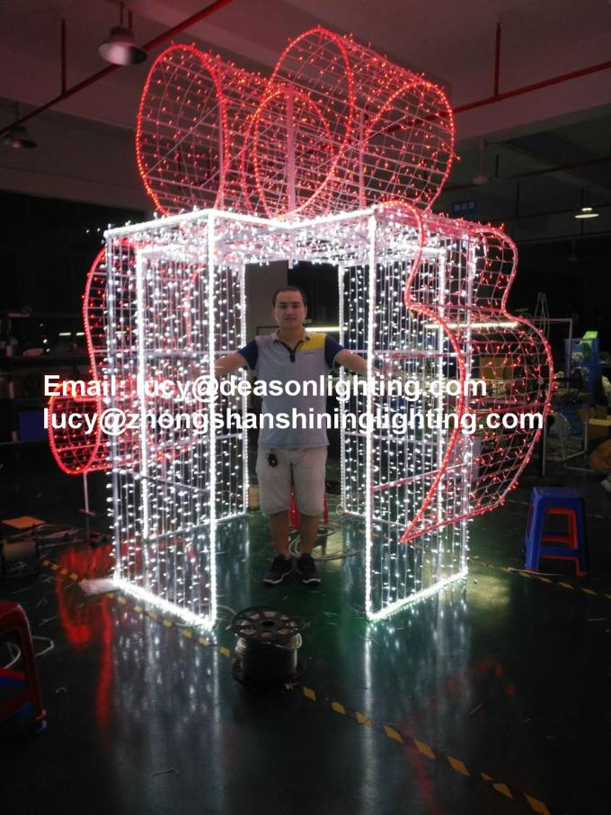 large outdoor christmas light arch