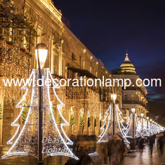 Pole mounted led christmas tree decoration