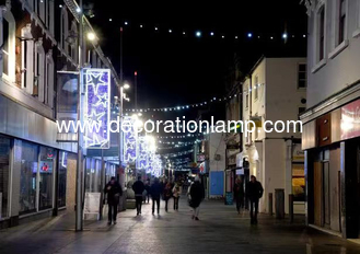 pole mounted christmas decorations