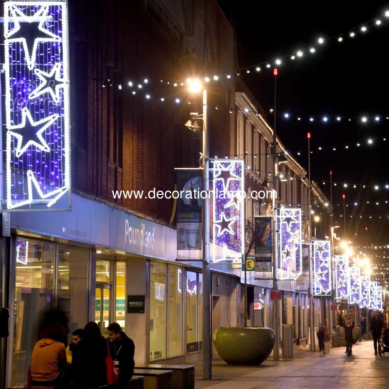 pole mounted christmas decorations