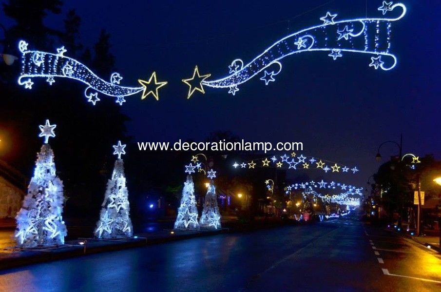 overhead street display Christmas lighting